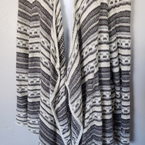 Maurices 2 2X Draped Front Sweater Cardigan Long Sister Cream Olive Green Layer - Picture 5 of 10